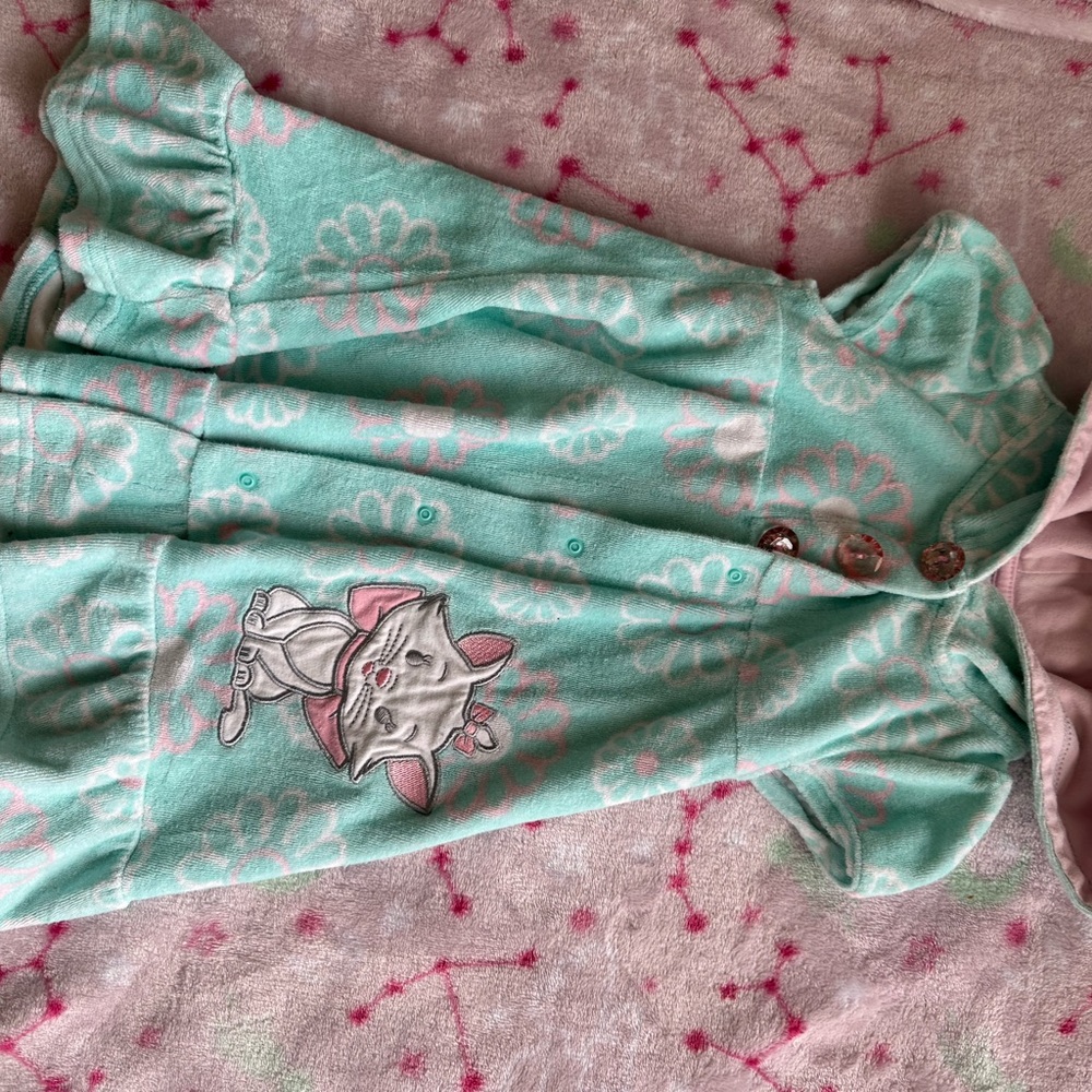 Disney store towel for girl